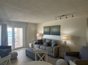 Surfside Shores, 2 bedroom 2 bathroom, 8th floor, sleeps 8. Managed by Island Rentals