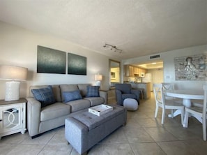 Surfside Shores, 2 bedroom 2 bathroom, 8th floor, sleeps 8. Managed by Island Rentals