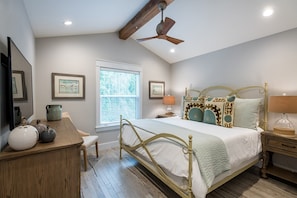 King Master Bdrm #3 (2)