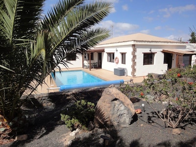 Luxury Secluded Villa - Large heated pool Aircon in main bedroom full speed wifi