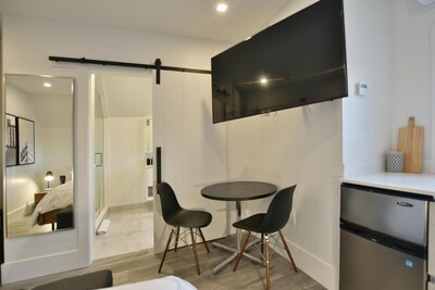 308, Studio - Downtown Collingwood, Luxury Boutique Hotel.