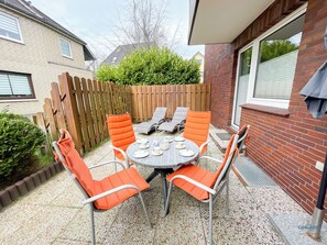 Cuxland-Fewo-Service-Haus Elbe-Wohnung 4-Terrasse