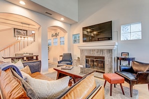 Front Living Area with Smart TV

The fireplace is to not be utilized.