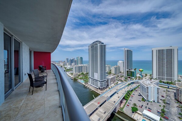 Top Floor Wrap Around Balcony