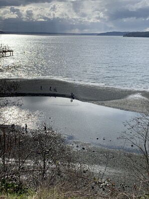 Des Moines Beach tide out - Beach Walking Distance