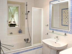 Mirror, Tap, Plumbing Fixture, Property, Photograph, Sink, Bathroom Sink, White, Blue, Bathroom