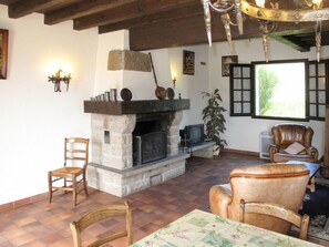 Furniture, Property, Table, Building, Chair, Window, Wood, Interior Design, Picture Frame, Living Room
