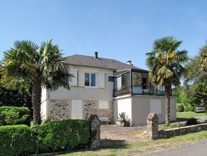 Ciel, Plante, Bâtiment, Fenêtre, Maison, Arbre, Lot Terre, Arecales, Zone Résidentielle, Paysage