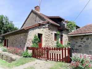 Plant, Flower, Sky, Building, Window, Tree, Land Lot, Fence, House, Wood