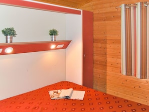 Orange, Red, Room, Wall, Floor, Property, Interior Design, Wood, Furniture, House