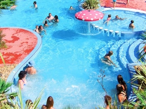 Schwimmbad, Freizeit, Wasserpark, Wasser, Spass, Ferienort, Urlaub, Erholung, Resort, Tourismus