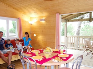Zimmer, Esszimmer, Tabelle, Eigentum, Möbel, Restaurant, Interior Design, Gebäude, Haus, Brunch