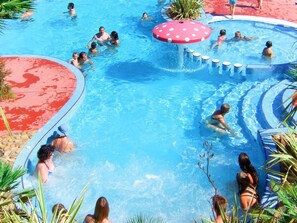 Schwimmbad, Freizeit, Wasserpark, Wasser, Spass, Ferienort, Urlaub, Erholung, Resort, Tourismus