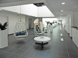 Fliese, Interior Design, Fussboden, Decke, Zimmer, Eigentum, Empfangshalle, Gebäude, Die Architektur, Flooring