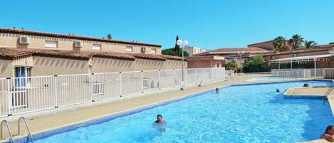 Water, Sky, Property, Swimming Pool, Building, Blue, Azure, Plant, Tree, Leisure