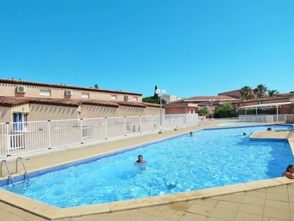 Water, Sky, Property, Swimming Pool, Building, Blue, Azure, Plant, Tree, Leisure