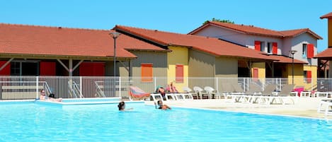 Piscine, Centre De Loisirs, Recours, Loisir, Ville, Vacances, L'Eau, Bâtiment, Ville Resort, Été