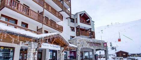 Cielo, Edificio, Ventana, Nieve, Casa, Pendiente, Diseño Urbano, Congelación, Invierno, Montaña