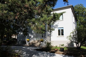 Eigentum, Haus, Zuhause, Gebäude, Grundeigentum, Baum, Wohngebiet, Nachbarschaft, Die Architektur, Estate