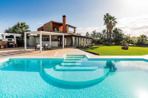 Private pool and panoramica view