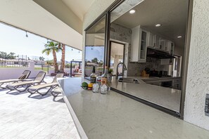 Indoor/Outdoor entertaining options