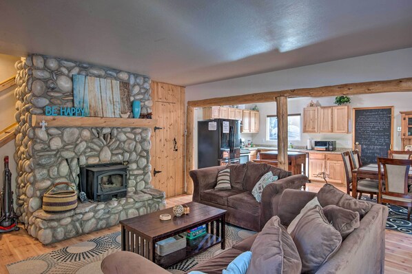 South Lake Tahoe Vacation Rental | 4BR | 2BA | 1,840 Sq Ft | Half-Step to Access