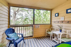 Screened Balcony