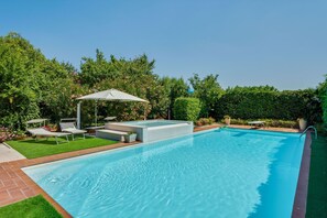 Holiday Home Swimming Pool