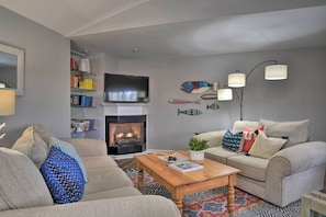 Living Room | Smart TV | Free WiFi
