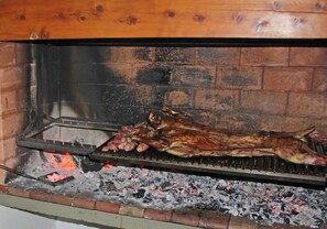 Parrilla para un cordero entero