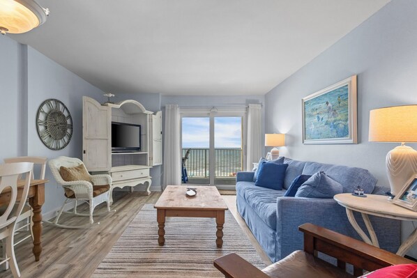 Clearwater 4C Living area with Gulf views