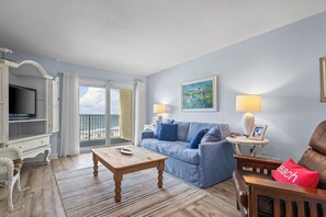 Clearwater 4C Living area with Gulf views