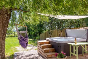 Hot tub.