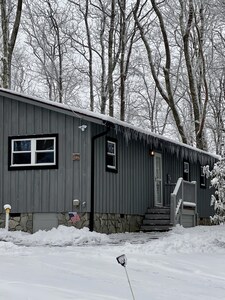 The Cabin of the Painted Bear close to all Mountain Adventures!!