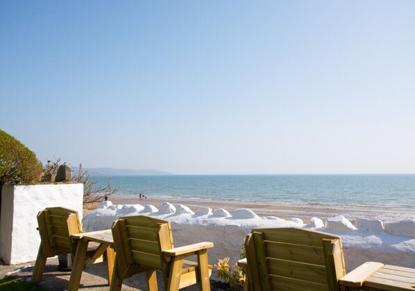 Beachfront apartment in Saundersfoot