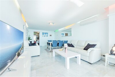 Beachfront Penthouse Marbella Center / Frontline Penthouse in Playa Marbella