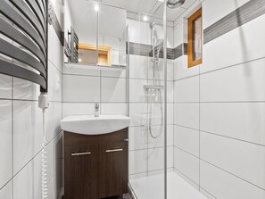 Zapfhahn, Armatur, Sinken, Spiegel, Badezimmer, Gebäude, Bad Sink, Interior Design, Flooring