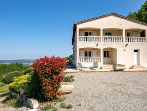Sky, Plant, Property, Building, Flower, Window, House, Land Lot, Architecture, Residential Area