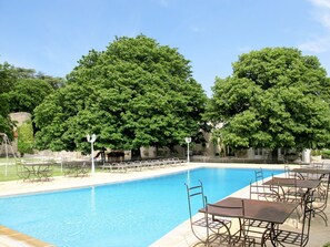 Water, Plant, Sky, Property, Furniture, Swimming Pool, Chair, Nature, Azure, Cloud