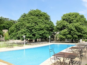 L'Eau, Plante, Ciel, Propriété, Meubles, Piscine, Chaise, La Nature, Bleu Azur, Nuage