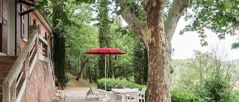 Árbol, Propiedad, Botánica, Hierba, Casa, Plantas Leñosas, Arquitectura, Planta, Mesa, Bienes Raíces