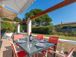Furniture, Outdoor Furniture, Home, Shade, Chair, Garden, Eco Hotel, Resort, Outdoor Table, Estate