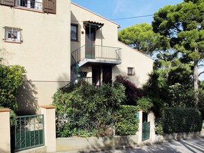 Plant, Building, Property, Window, Sky, House, Tree, Architecture, Land Lot, Door