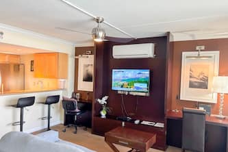 Ilikai Apt 2127 - Spacious Studio with Spectacular Ocean & Harbor Views