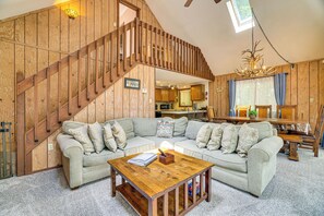Living Room | 3-Story Cabin | Wood-Burning Fireplace | Central A/C