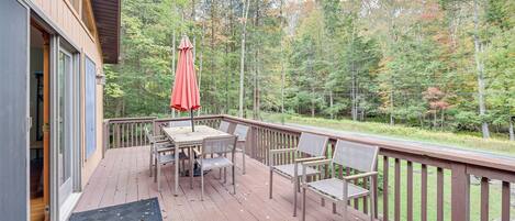 Lake Ariel Vacation Rental | 4BR | 2BA | Stairs Required | 2,100 Sq Ft