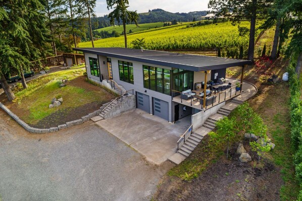 Large windows with lots of light and great greenery and views.  -Charlie