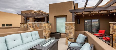 Upstairs Patio Furniture & Fire Pit - This deck is the perfect place to enjoy the weather of St. George!