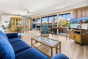 Spacious living area inside our Kona Condo Rental Oceanfront