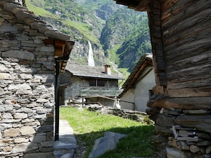 Wall, House, Building, Stone Wall, Ruins, Mountain, Rock, Architecture, Rural Area, Grass